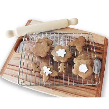 GINGERBREAD MAN COKKIE CUTTERS OF PLASTIC